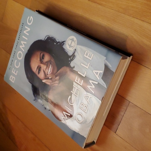 NEW Book "Becoming" by Michelle Obama. Biography. Hardcover. - Picture 2 of 5
